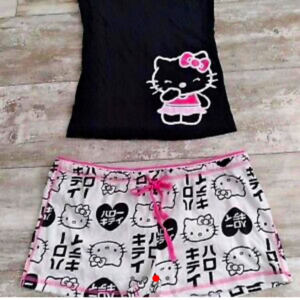 Hello kitty pjs!